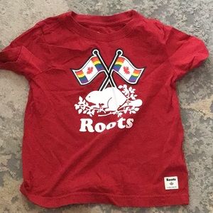 Like new 4T roots tee